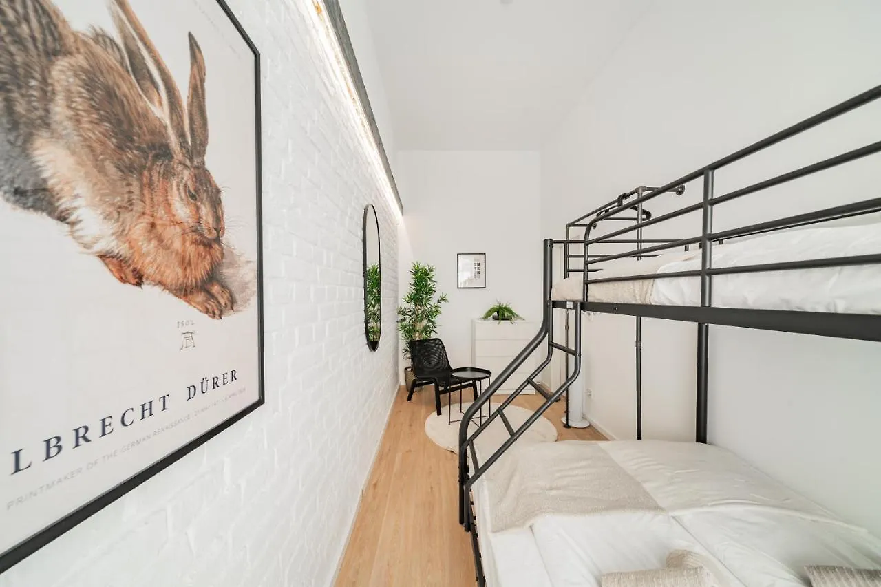 Chic Central City Rooms By Home2 Wenen