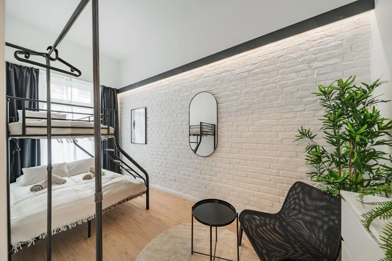 Chic Central City Rooms By Home2 Vienna Hostel